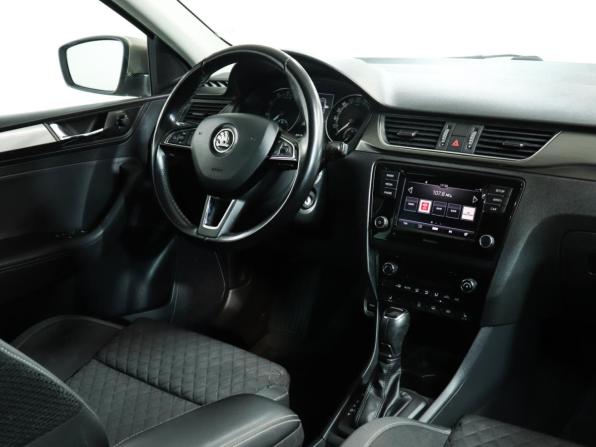 Skoda Rapid I Рестайлинг с пробегом 2018 года, цена 1 399 000 рублей, 107700 км, лифтбек, Автокод Объявления