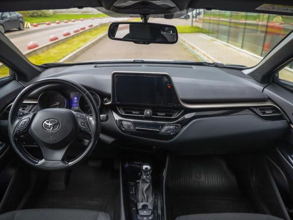 Toyota C-HR I с пробегом 2019 года, цена 2 199 777 рублей, 127461 км, внедорожник, Автокод Объявления