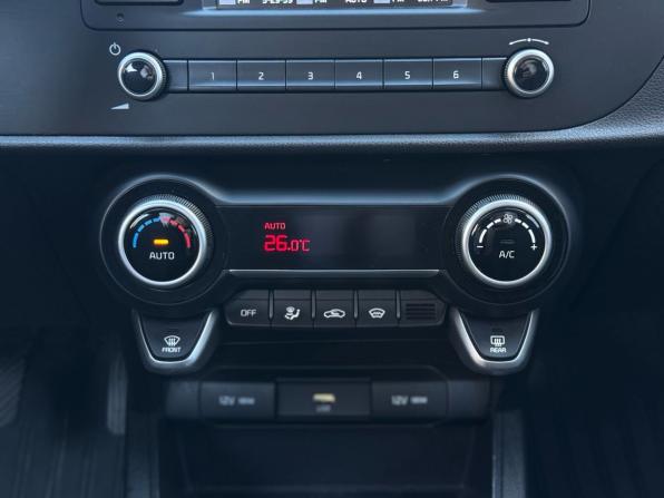 Kia Rio IV Рестайлинг с пробегом 2021 года, цена 1 650 000 рублей, 42204 км, хэтчбек, Автокод Объявления