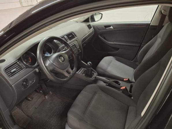 Volkswagen Jetta VI Рестайлинг с пробегом 2015 года, цена 977 000 рублей, 170897 км, седан, Автокод Объявления