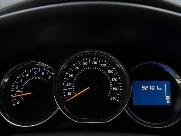 Renault Sandero II с пробегом 2018 года, цена 990 000 рублей, 92700 км, хэтчбек, Автокод Объявления