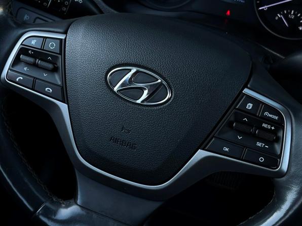 Hyundai Solaris II с пробегом 2019 года, цена 1 329 800 рублей, 101649 км, седан, Автокод Объявления