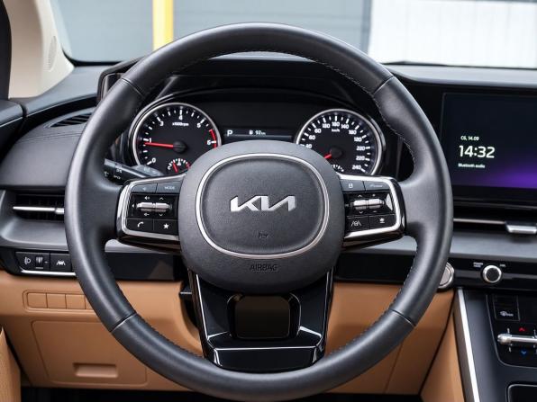 Kia Carnival IV с пробегом 2022 года, цена 3 782 000 рублей, 93715 км, минивэн, Автокод Объявления