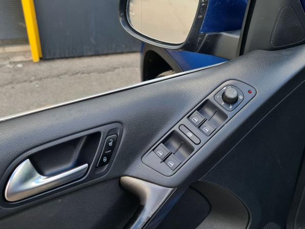 Volkswagen Tiguan I с пробегом 2009 года, цена 826 000 рублей, 436697 км, внедорожник, Автокод Объявления