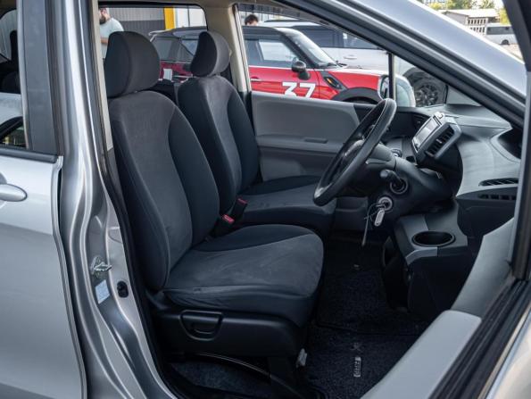 Honda Freed I с пробегом 2010 года, цена 1 115 000 рублей, 124006 км, компактвэн, Автокод Объявления