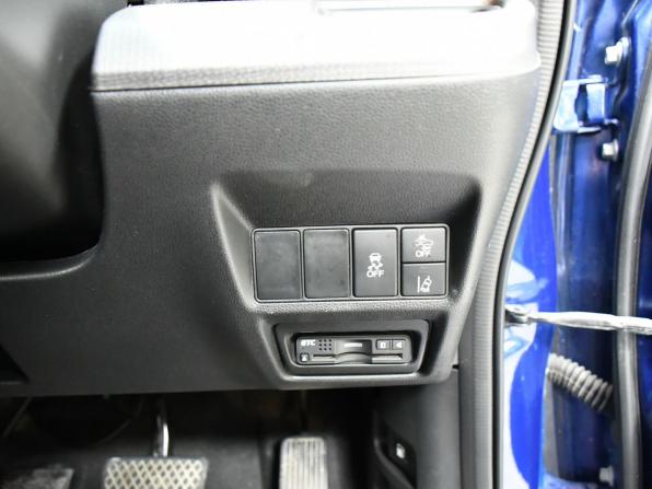 Honda Stepwgn V с пробегом 2017 года, цена 1 925 000 рублей, 67612 км, минивэн, Автокод Объявления