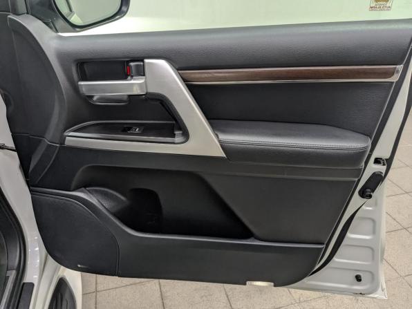 Toyota Land Cruiser 200 Series Рестайлинг 2 с пробегом 2020 года, цена 7 120 000 рублей, 117750 км, внедорожник, Автокод Объявления