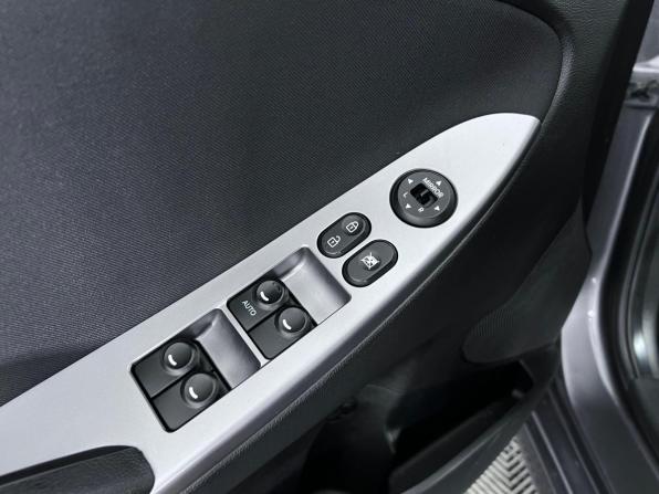 Hyundai Solaris I Рестайлинг с пробегом 2016 года, цена 991 000 рублей, 168890 км, седан, Автокод Объявления