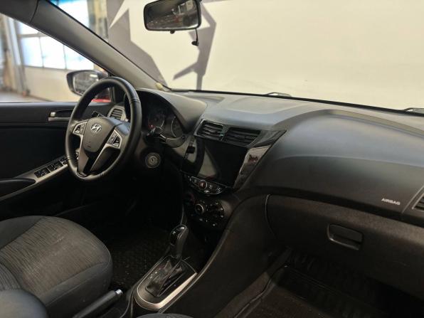 Hyundai Solaris I Рестайлинг с пробегом 2015 года, цена 1 049 900 рублей, 151980 км, седан, Автокод Объявления