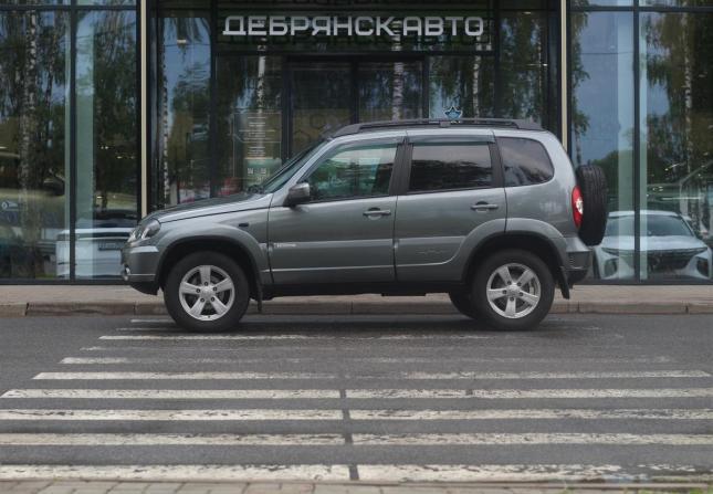 Chevrolet Niva I Рестайлинг с пробегом 2017 года, цена 835 000 рублей, 79113 км, внедорожник, Автокод Объявления