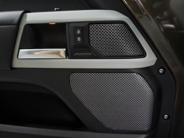 Land Rover Defender II с пробегом 2020 года, цена 4 999 000 рублей, 103676 км, внедорожник, Автокод Объявления