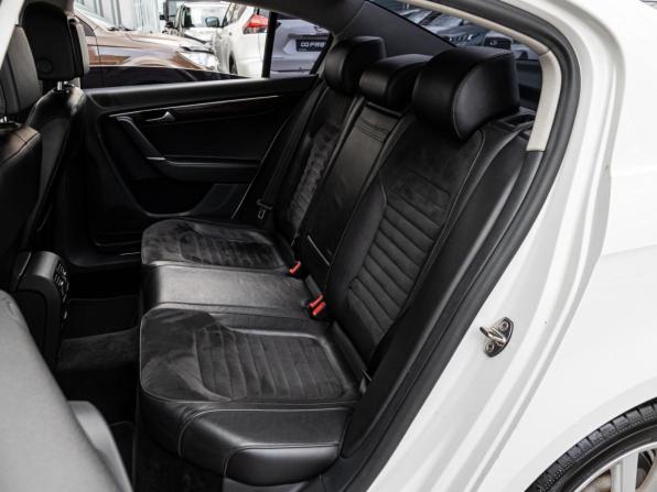 Volkswagen Passat B7 с пробегом 2014 года, цена 1 210 000 рублей, 238051 км, седан, Автокод Объявления