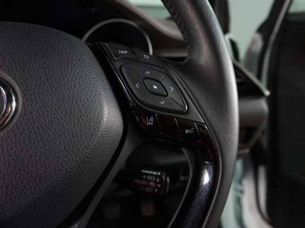 Toyota C-HR I Рестайлинг с пробегом 2021 года, цена 2 389 000 рублей, 24933 км, внедорожник, Автокод Объявления