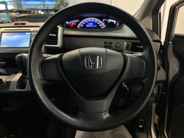 Honda Freed I Рестайлинг с пробегом 2012 года, цена 1 250 000 рублей, 61981 км, компактвэн, Автокод Объявления