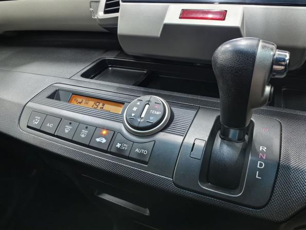 Honda Freed I с пробегом 2011 года, цена 1 299 000 рублей, 118000 км, компактвэн, Автокод Объявления