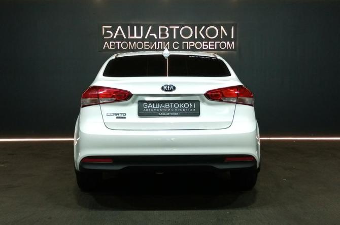 Kia Cerato III Рестайлинг (Classic) с пробегом 2018 года, цена 1 350 000 рублей, 165497 км, седан, Автокод Объявления