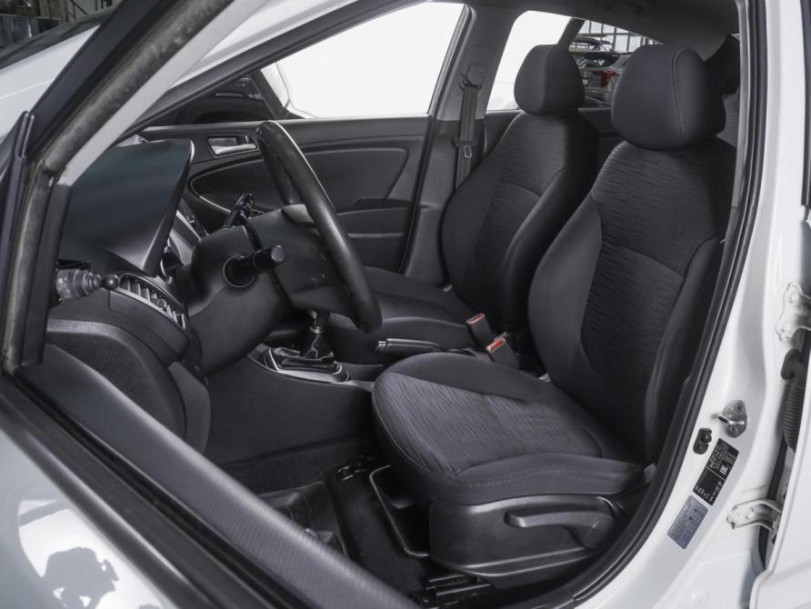 Hyundai Solaris I Рестайлинг Ростов-на-Дону  - изображение 10