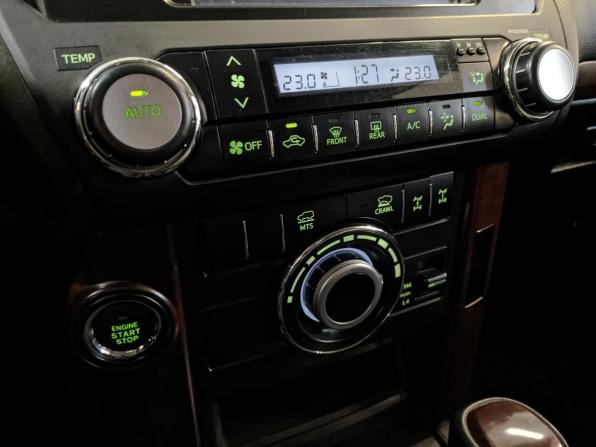 Toyota Land Cruiser Prado 150 Series Рестайлинг 1 с пробегом 2014 года, цена 3 430 000 рублей, 135157 км, внедорожник, Автокод Объявления