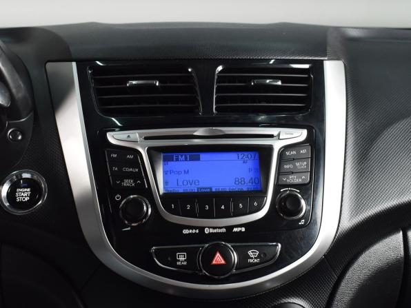 Hyundai Solaris I с пробегом 2012 года, цена 649 999 рублей, 266515 км, хэтчбек, Автокод Объявления