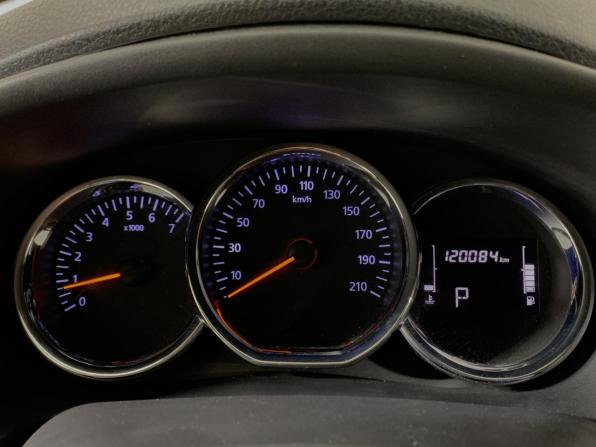 Renault Logan II Рестайлинг с пробегом 2021 года, цена 918 000 рублей, 120085 км, седан, Автокод Объявления