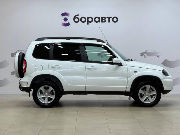 Chevrolet Niva I Рестайлинг с пробегом 2018 года, цена 860 000 рублей, 98771 км, внедорожник, Автокод Объявления