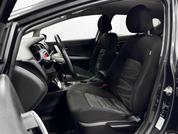 Kia Ceed II Рестайлинг с пробегом 2015 года, цена 1 249 000 рублей, 111640 км, хэтчбек, Автокод Объявления