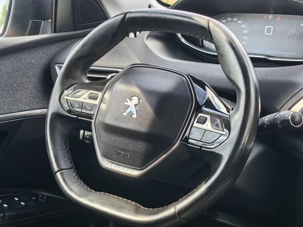 Peugeot 3008 II с пробегом 2017 года, цена 1 599 000 рублей, 156573 км, внедорожник, Автокод Объявления