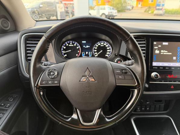 Mitsubishi Outlander III Рестайлинг 3 с пробегом 2022 года, цена 2 850 000 рублей, 98173 км, внедорожник, Автокод Объявления