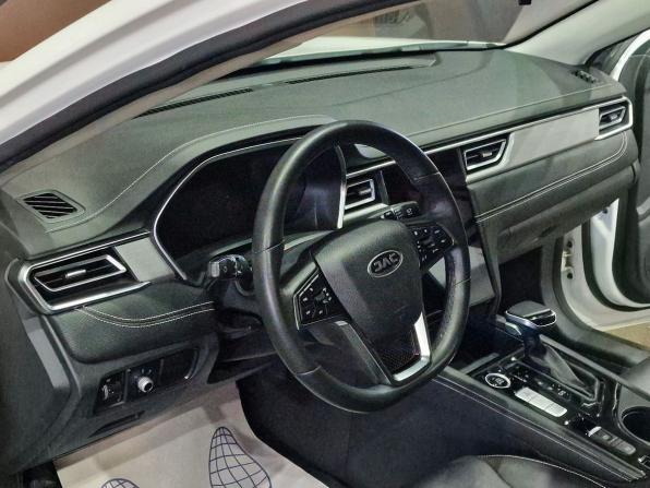 JAC J7 I с пробегом 2023 года, цена 1 330 000 рублей, 16876 км, лифтбек, Автокод Объявления