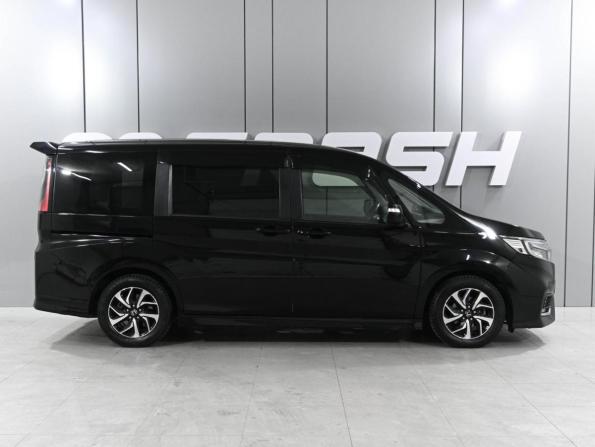 Honda Stepwgn V Рестайлинг с пробегом 2019 года, цена 2 399 000 рублей, 84684 км, минивэн, Автокод Объявления