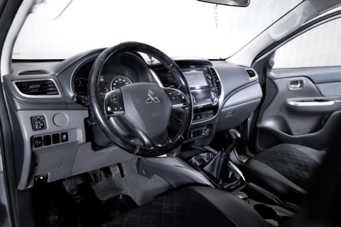 Mitsubishi L200 V с пробегом 2016 года, цена 1 820 000 рублей, 158429 км, пикап, Автокод Объявления