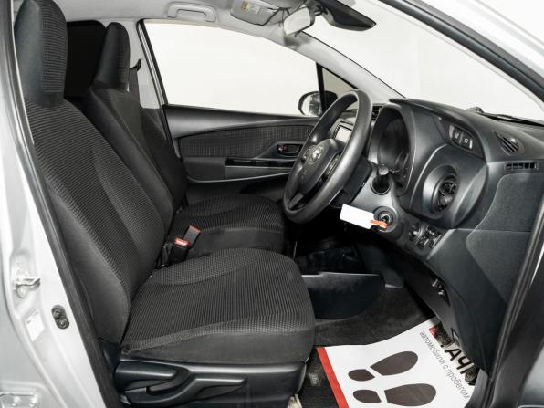 Toyota Vitz III (XP130) Рестайлинг 2 с пробегом 2018 года, цена 830 500 рублей, 108029 км, хэтчбек, Автокод Объявления