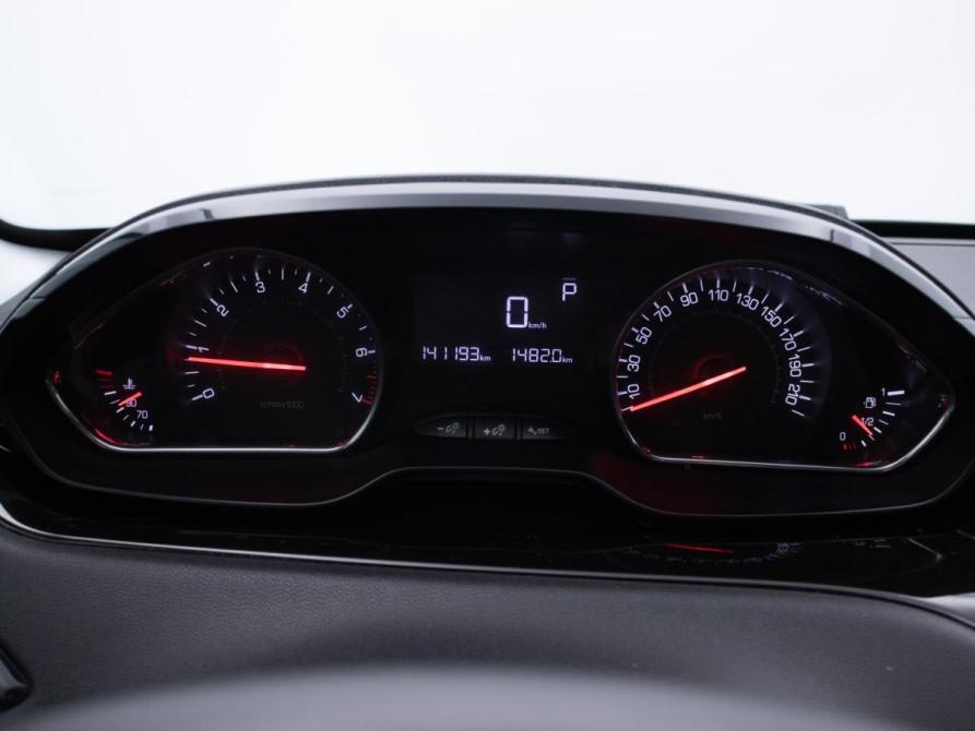 Peugeot 208 I Москва  - изображение 13