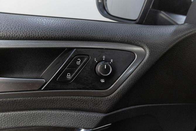 Volkswagen Golf VII с пробегом 2013 года, цена 1 179 000 рублей, 215200 км, хэтчбек, Автокод Объявления