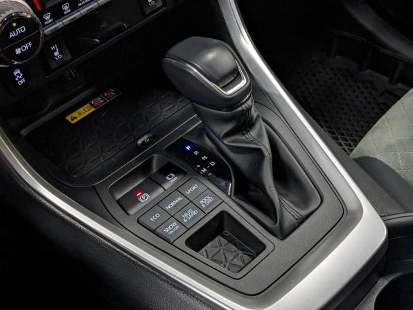 Toyota RAV4 V (XA50) с пробегом 2025 года, цена 3 925 000 рублей, 5170 км, внедорожник, Автокод Объявления