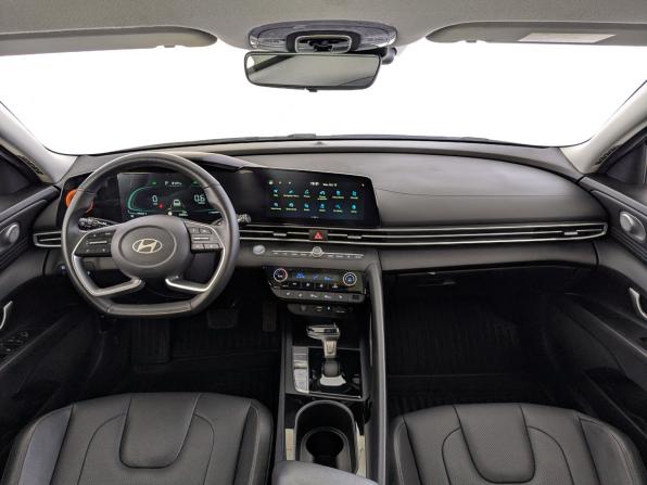 Hyundai Elantra VII (CN7) Рестайлинг с пробегом 2024 года, цена 2 200 000 рублей, 34821 км, седан, Автокод Объявления