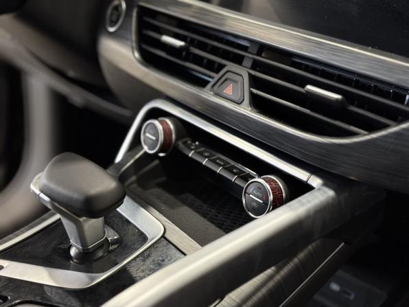 Geely Tugella I Рестайлинг с пробегом 2024 года, цена 3 195 000 рублей, 13000 км, внедорожник, Автокод Объявления