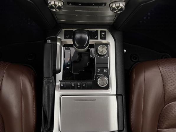 Toyota Land Cruiser 200 Series Рестайлинг 2 с пробегом 2016 года, цена 6 249 000 рублей, 141290 км, внедорожник, Автокод Объявления