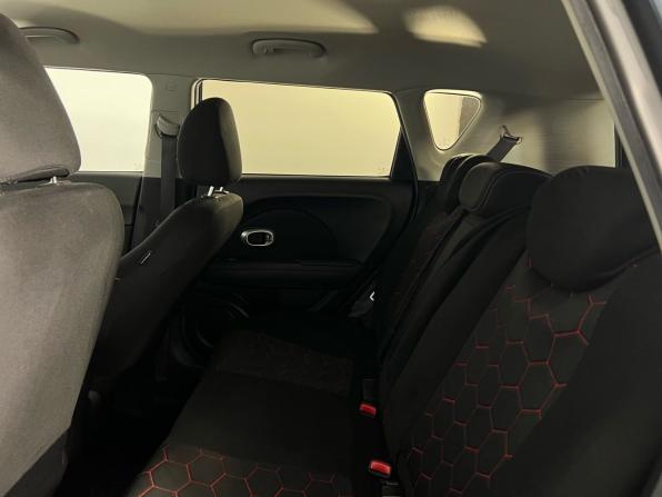 Kia Soul II Рестайлинг с пробегом 2018 года, цена 1 699 000 рублей, 47000 км, хэтчбек, Автокод Объявления