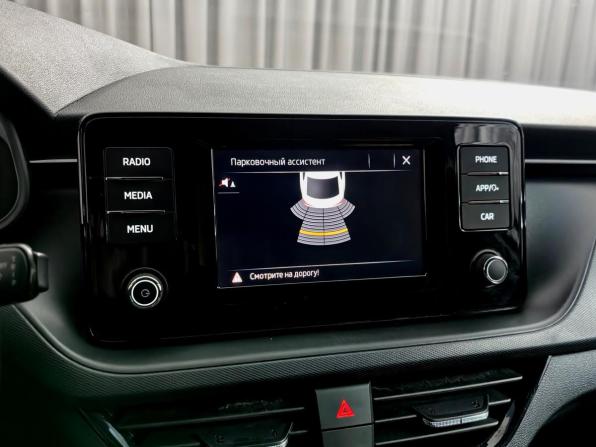 Skoda Rapid II с пробегом 2021 года, цена 1 699 000 рублей, 29940 км, лифтбек, Автокод Объявления