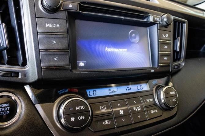 Toyota RAV4 IV (XA40) с пробегом 2014 года, цена 2 399 000 рублей, 136025 км, внедорожник, Автокод Объявления