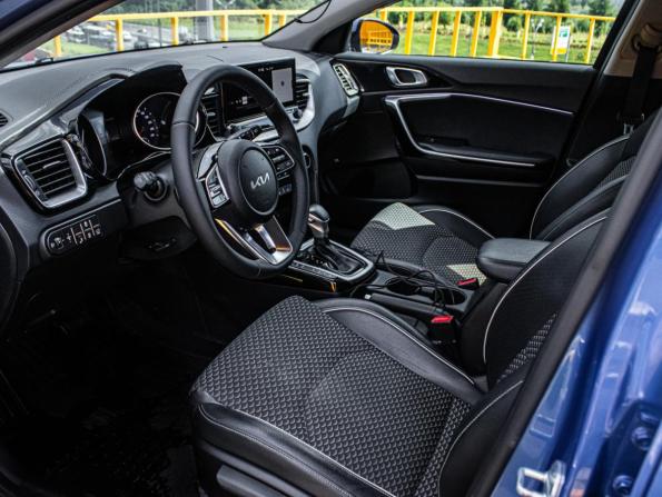 Kia Ceed III Рестайлинг с пробегом 2021 года, цена 2 130 000 рублей, 119275 км, универсал, Автокод Объявления