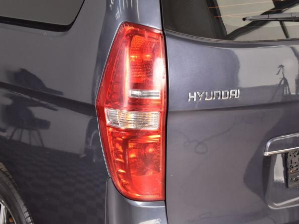 Hyundai H-1 II Рестайлинг 2 с пробегом 2018 года, цена 2 640 000 рублей, 110832 км, минивэн, Автокод Объявления