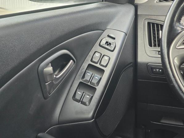 Hyundai ix35 I Рестайлинг с пробегом 2013 года, цена 1 549 000 рублей, 155790 км, внедорожник, Автокод Объявления