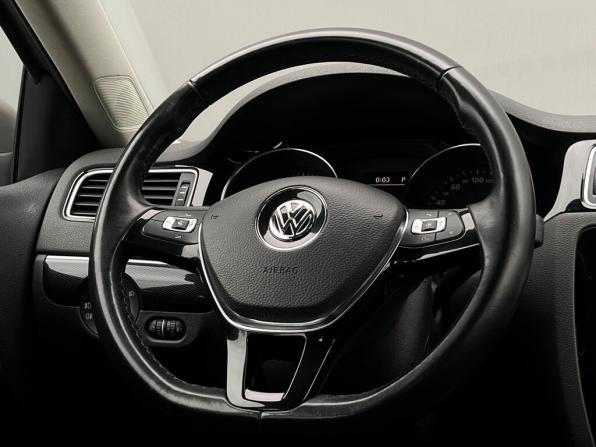 Volkswagen Jetta VI Рестайлинг с пробегом 2017 года, цена 1 379 700 рублей, 124587 км, седан, Автокод Объявления