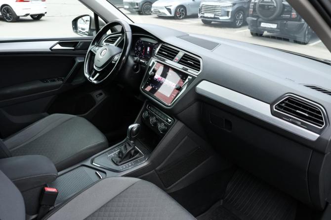 Volkswagen Tiguan II с пробегом 2017 года, цена 1 878 000 рублей, 106076 км, внедорожник, Автокод Объявления