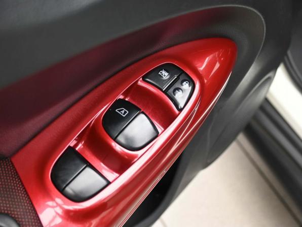 Nissan Juke I с пробегом 2011 года, цена 965 000 рублей, 164265 км, внедорожник, Автокод Объявления