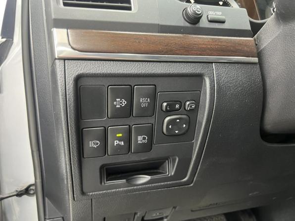 Toyota Land Cruiser 200 Series Рестайлинг 2 с пробегом 2015 года, цена 6 850 000 рублей, 132955 км, внедорожник, Автокод Объявления