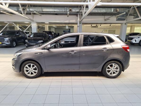 Kia Rio III Рестайлинг с пробегом 2016 года, цена 935 000 рублей, 123487 км, хэтчбек, Автокод Объявления