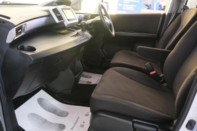 Honda Freed I Рестайлинг с пробегом 2013 года, цена 1 159 000 рублей, 160000 км, компактвэн, Автокод Объявления